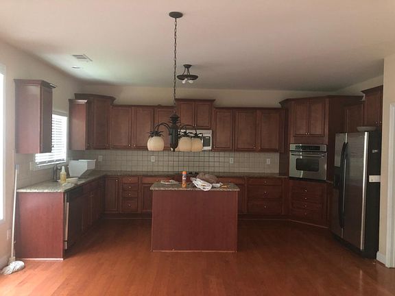 4th image of 4200 Yorke Ln