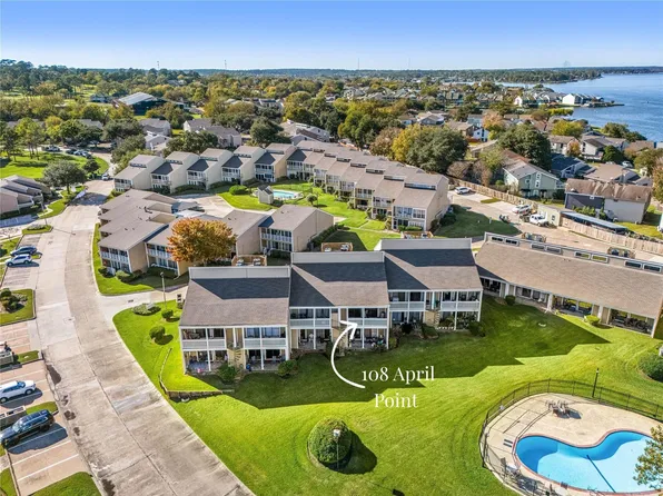 108 April Sound Dr S, Montgomery, TX 77356