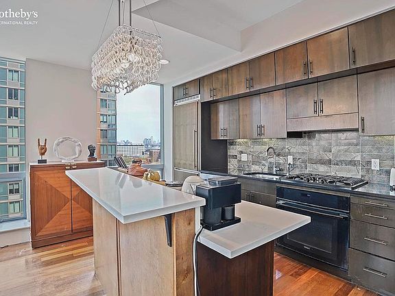 3rd image of 150 Myrtle Ave APT 1003