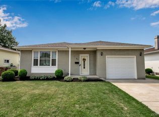 31 E Cherbourg Dr, Buffalo, NY 14227