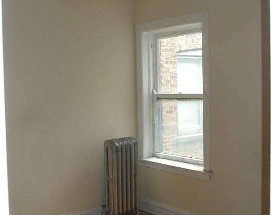 4th image of 1613 W Albion Ave #1