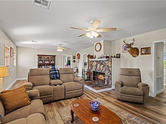 5th image of 3918 Benton Dr