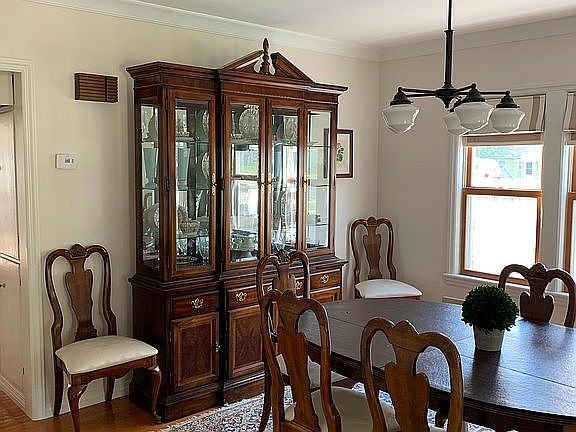 Formal dining room - 1