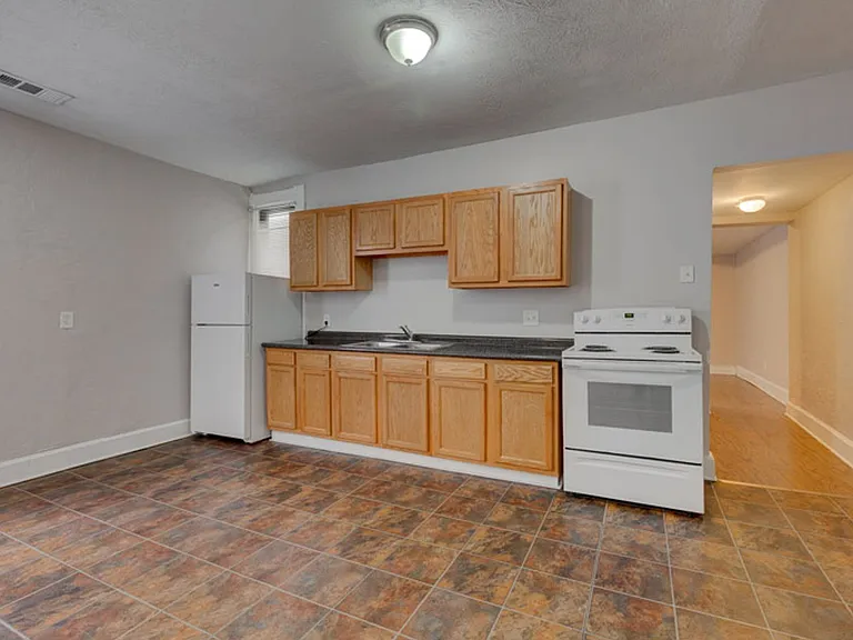 434 Elizabeth St #2 — Photo 5