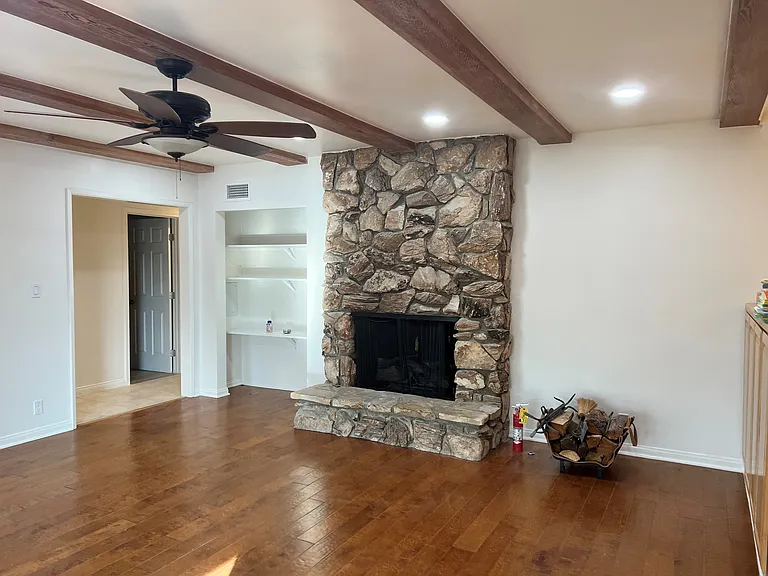 950 N Harwood St — Photo 17