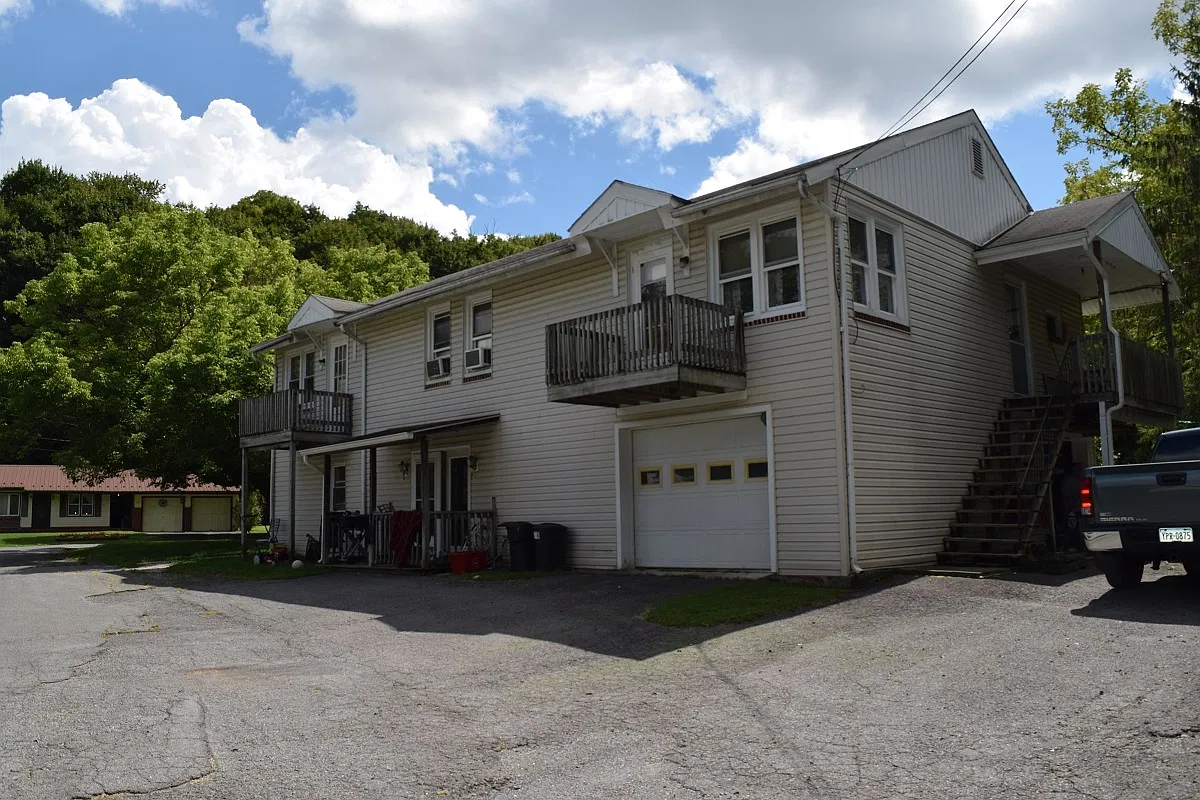147-149-153 Capperella Drive - 147 — Photo 2