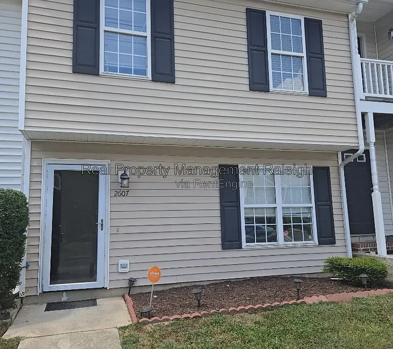 2607 Dwight Pl