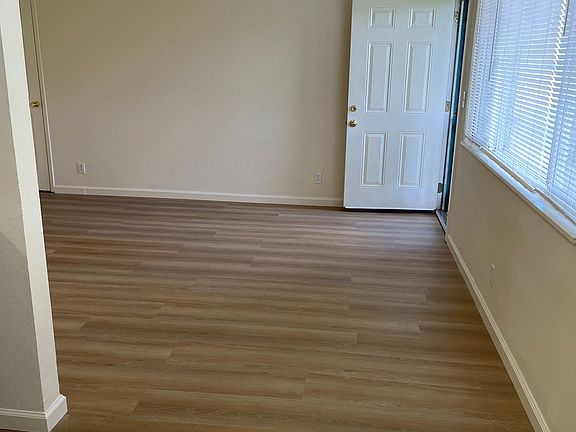 3rd image of 1430 Calle Oriente #1