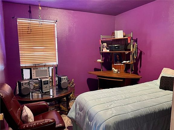2nd image of 1834 Frenchmen St