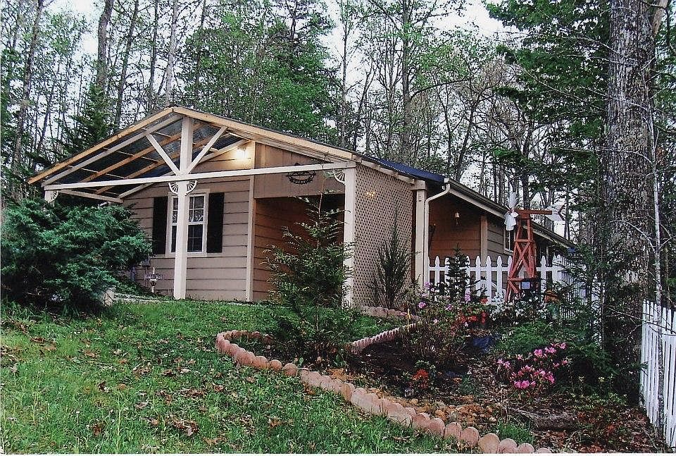 1st image of 545/557 Spruce Creek Dr