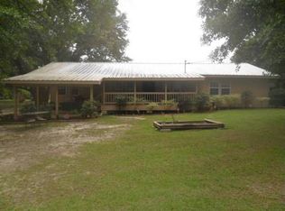 144 Baucum Rd, Carriere, MS 39426
