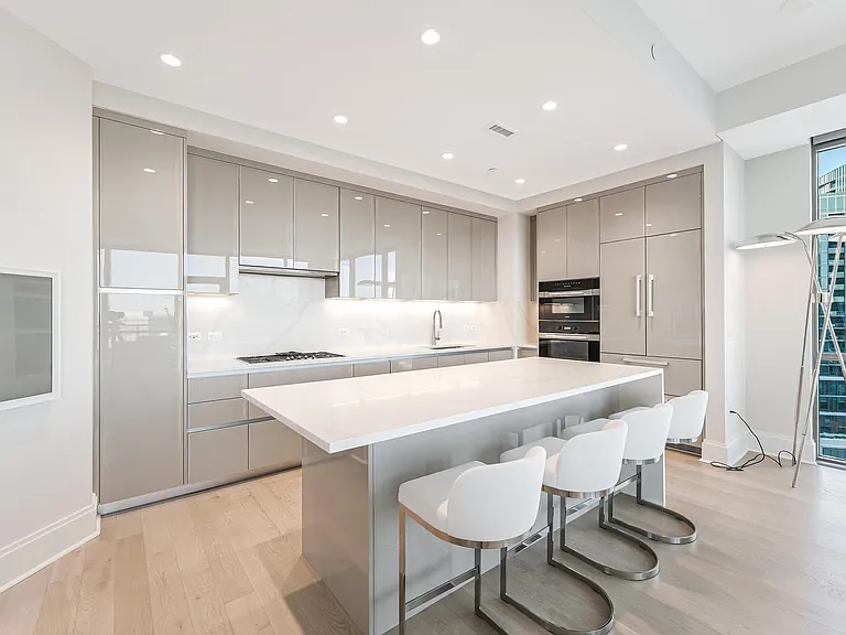 7887 Jones Branch Dr #1002 — Photo 10