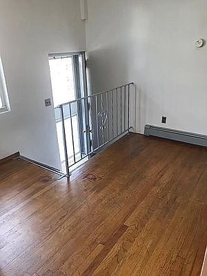 1st image of 2740 E 12th St APT 1R