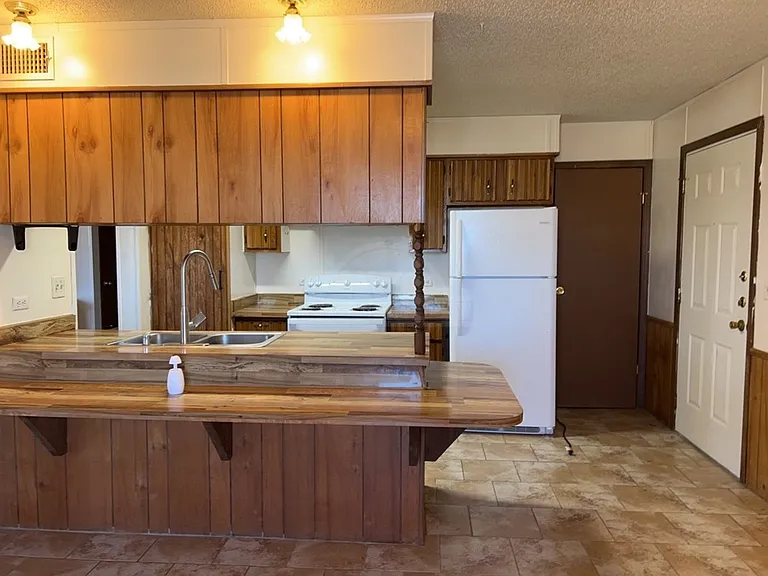 3104 Julie Ln — Photo 9