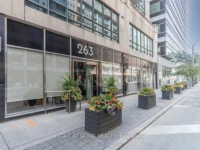 263 Wellington St W #705 — Photo 1