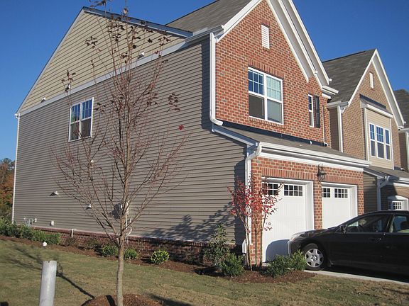 side w/landscape privacy