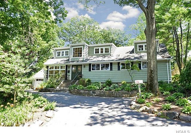 1st image of 16 Pokahoe Dr