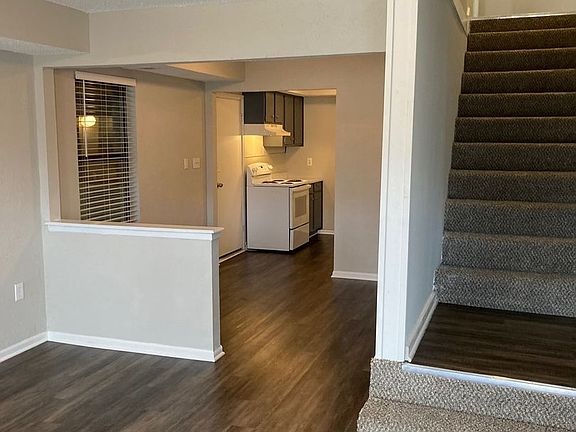 3rd image of 5927 Cypress Pl