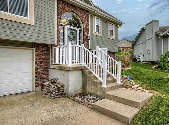 2nd image of 1019 Primrose Ct