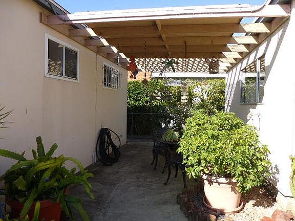 4th image of 3612 Poe St