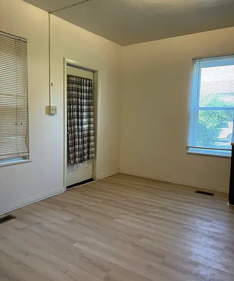 220 E Brady St #LOWER — Photo 13