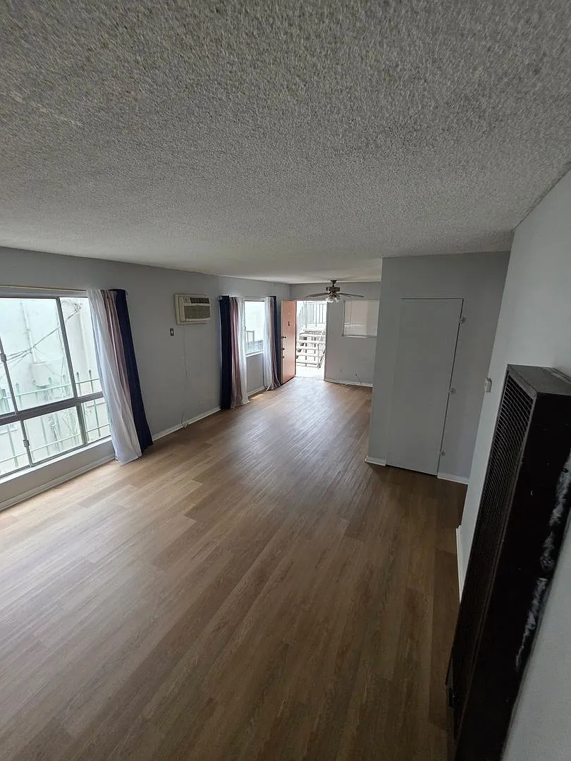 1343 N. Curson — Photo 3