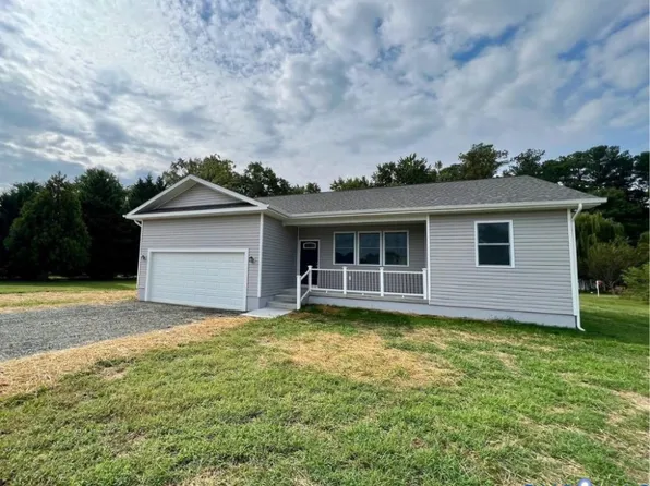 44 Presley Creek Dr, Heathsville, VA 22473