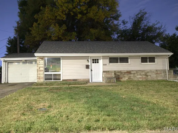5501 Winchelsea Dr, Saint Louis, MO 63121