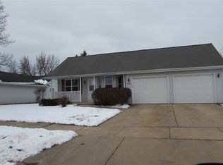 1921 Ceil St, Little Chute, WI 54140