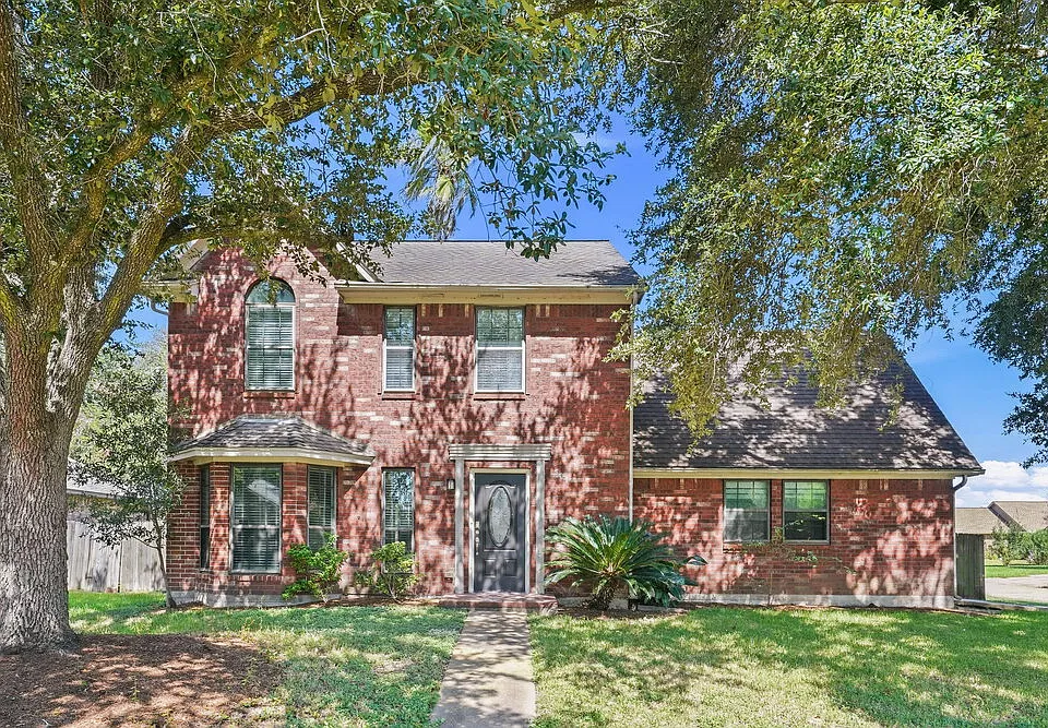 501 W Hunters Ln