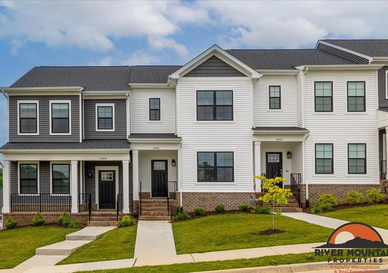 Spacious Townhome with Garage and Bonus Space in Blacksburg — Photo 1