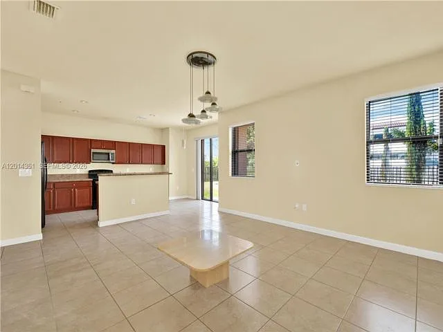 11924 SW 155th Ct — Photo 4