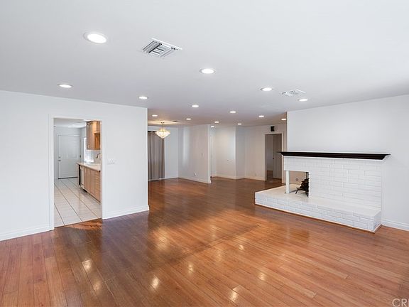 5th image of 1155 Leonard Ave