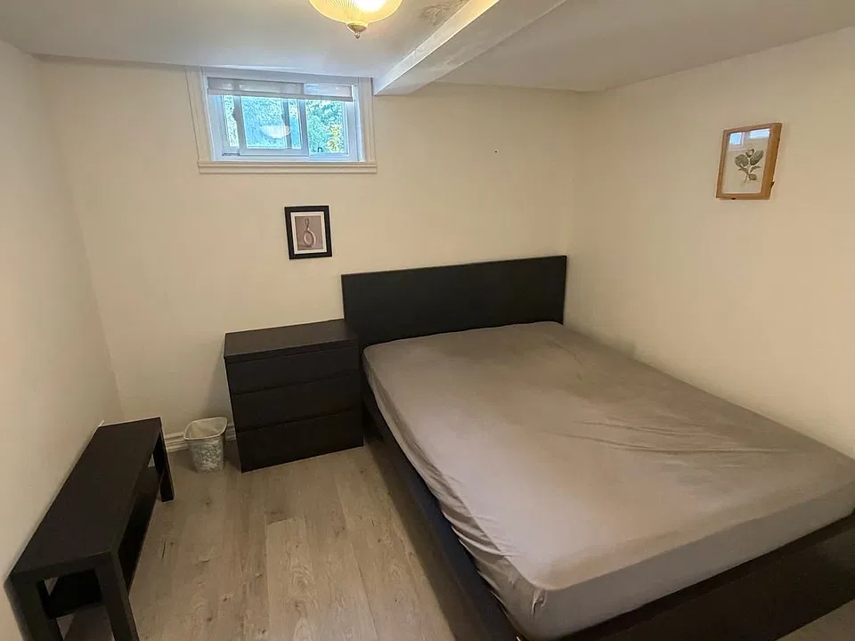 141 Henderson Ave #BASEMENT