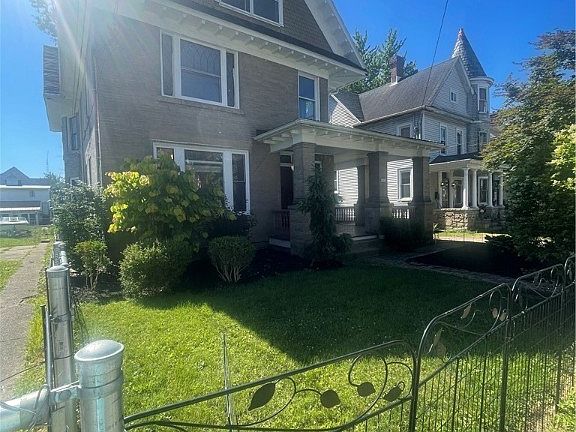 3rd image of 1414 Avery St