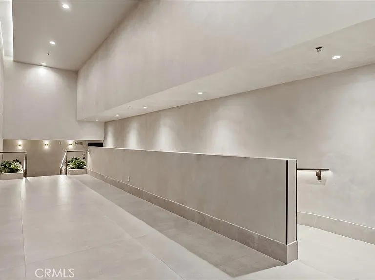 9 Macarthur Pl #N2002 — Photo 12