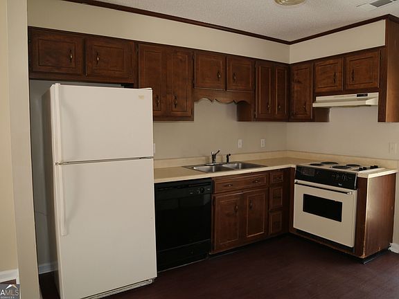 4th image of 1807 Chandler Rd
