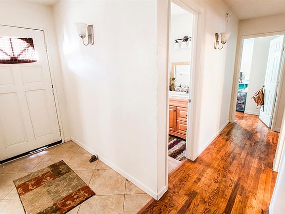 5th image of 710 Juniper Cir