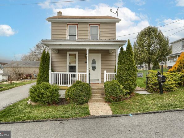 25 N Hand St, Tower City, PA 17980