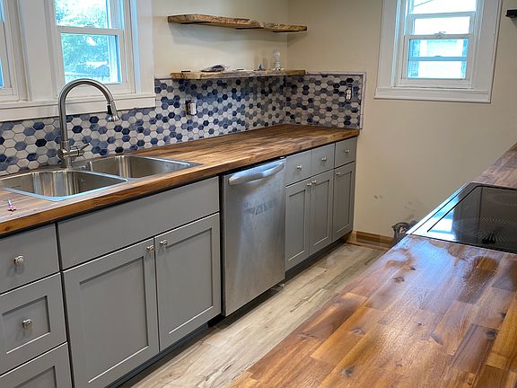 4th image of 408 E Court St #1