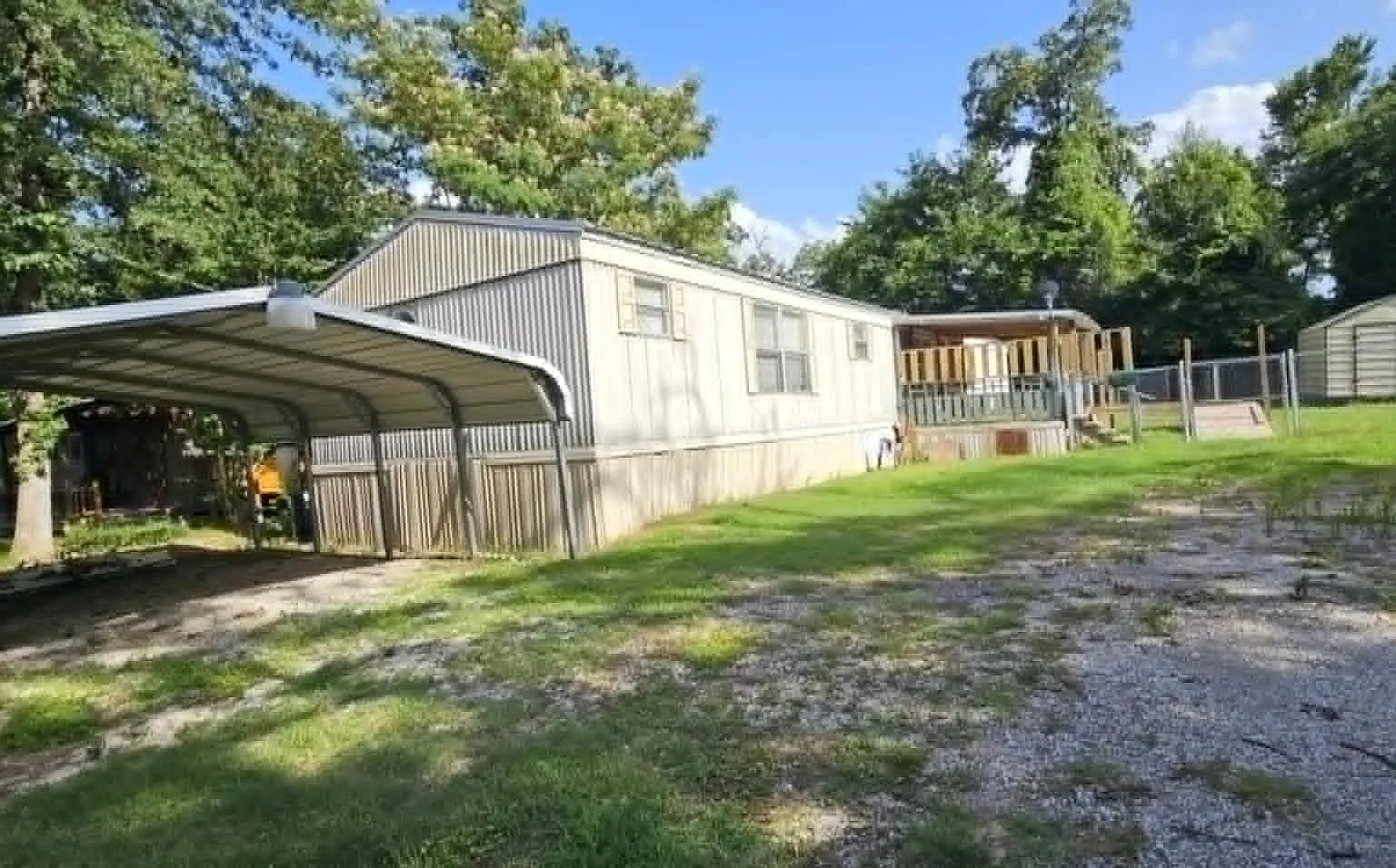 3 bed, 1280 sqft, $1,180 — Photo 2
