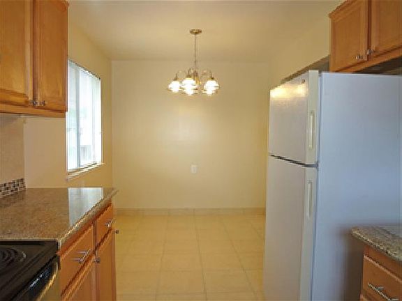 2nd image of 862 Gallatin Dr APT 3
