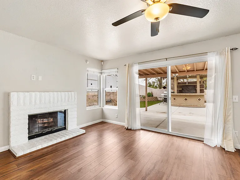 833 Joanna Dr — Photo 14