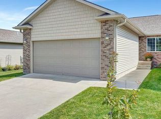 5248 N 10th St, Lincoln, NE 68521