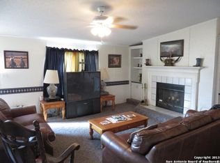 16010 E Gable Rd, Saint Hedwig, TX 78152