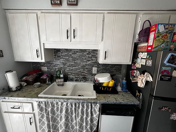3rd image of 4410 W 111th St APT 301