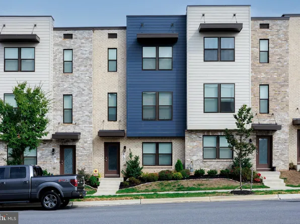 813 Bond St, Frederick, MD 21701