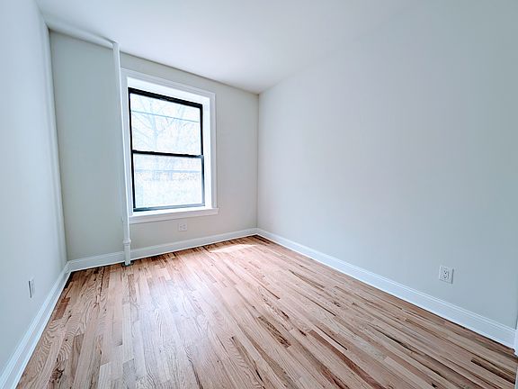 5th image of 369 Saint Johns Pl APT 2B