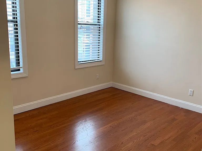 422 Monroe St #4 — Photo 7