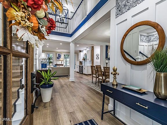 5th image of 710 Island Cir E